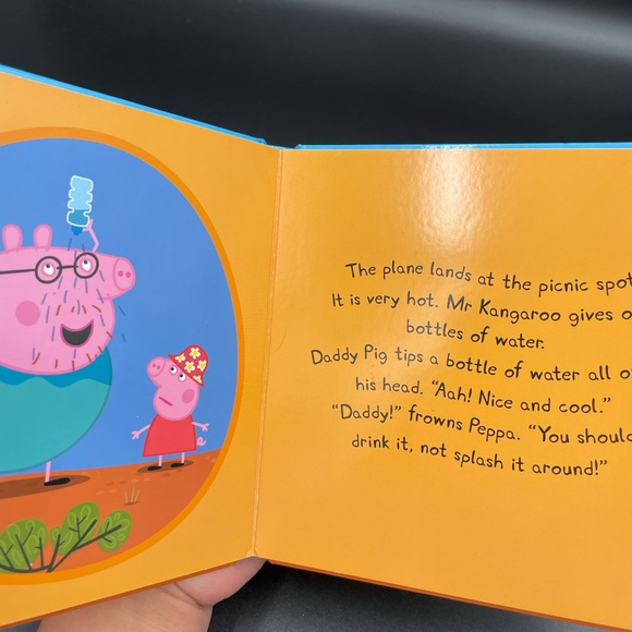 Peppa Pig Peppa Visits the Outback board book - Picture 3 of 5